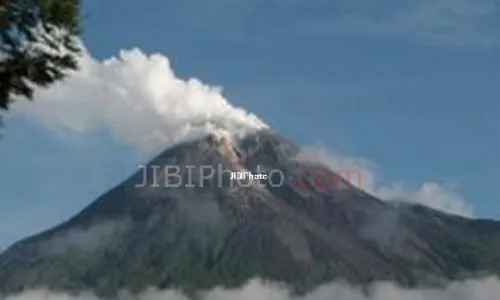 MERAPI BERGEMURUH : Aktivitas Kegempaan Merapi Meningkat