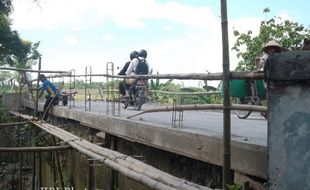   PERBAIKAN JEMBATAN : Sebelum Lebaran, Perbaikan 3 Jembatan Klaten Ditarget Rampung