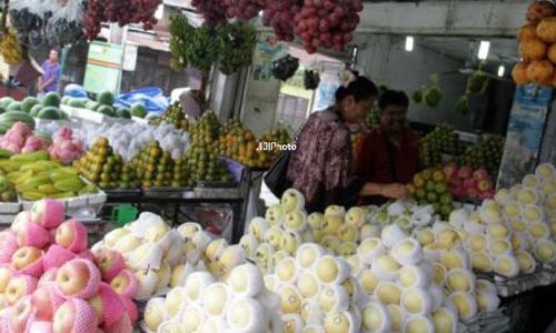 KURS RUPIAH : Harga Buah Impor Melejit