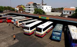 BUS KOTA JOGJA : Ratusan Bus Gelar Aksi Mogok di Terminal Giwangan