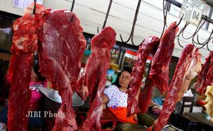 KEBUTUHAN POKOK BOYOLALI : Cegah Daging Impor, Pedagang Sepakat Ambil Barang di RPH Ampel