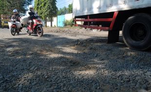 JALAN KUDUS JEPARA RUSAK