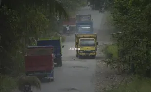 MERAPI BERGEMURUH : Rusak Karena Angkutan Pasir, Jalur Evakuasi Merapi Segera Diperbaiki