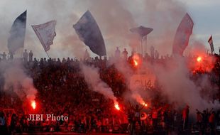 TIMNAS INDONESIA Vs FILIPINA : “Kembang Api Dilarang Masuk Stadion”