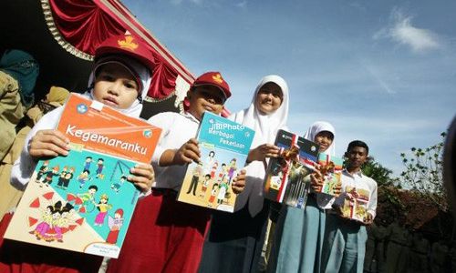 KURIKULUM 2013 : Biaya Kebutuhan Buku Diharapkan Dapat Tercover APBD P 2014