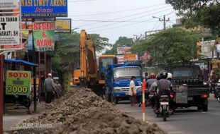 PELEBARAN JALAN AHMAD YANI, KARTASURA