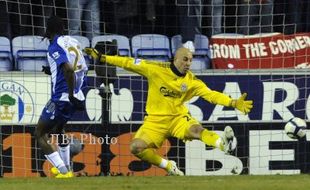 BURSA TRANSFER : Pepe Reina Dipinjam ke Napoli, Liverpool Andalkan Mignolet