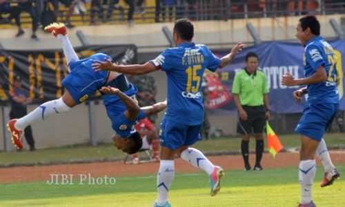 ISL 2013 : Ditahan Mitra Kukar 0-0, Persib Batal Geser Arema