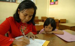 PPDB 2015 : 50 Calon Siswa Luar Jateng dan Lulusan 2014 Mendaftar di Karanganyar