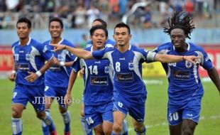 DIVISI UTAMA LI : Persebaya Imbangi PSIS 2-2