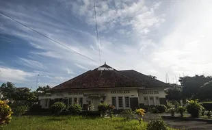 RUMAH BUNG KARNO : Status Cagar Budaya Diragukan