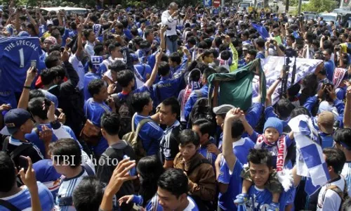 INDONESIA ALL STARS Vs CHELSEA : Penonton Berdatangan, GBK Membiru