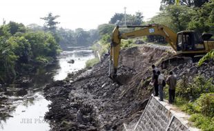 PERBAIKAN TALUD GAJAH PUTIH