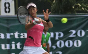 TENIS WALI KOTA CUP : 
Ganda Putri Unggulan Langsung Tumbang