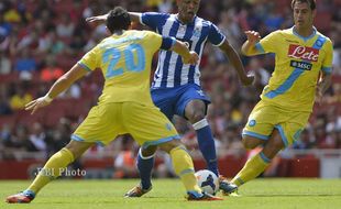 EMIRATES CUP : Napoli Dibantai FC Porto 1-3