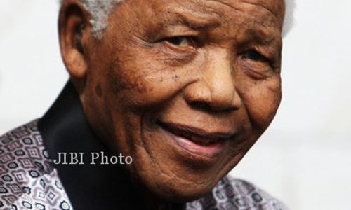 Nelson Mandela Bisa Duduk Beberapa Menit Sehari