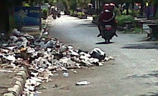 Sampah Menumpuk di Jalan-jalan Jogja Ditakutkan Berdampak Buruk pada Pariwisata