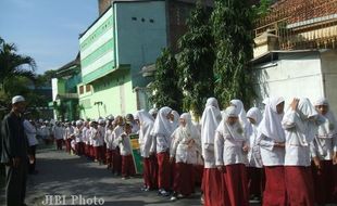 Sekolah di Solo Batalkan Study Tour Karena Takut Siswanya Tertular Virus Corona