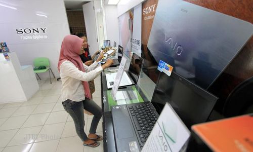 RUPIAH MELEMAH : Pedagang Gadget dan Komputer di Solo Kelimpungan