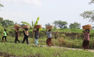 UPACARA BERSIH DESA