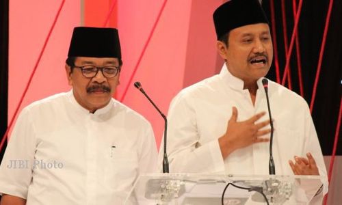 Pelantikan Soekarwo-Saifullah Yusuf Diwarnai Unjuk Rasa