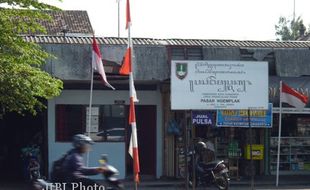 Renovasi Pasar Ngemplak Molor Juni