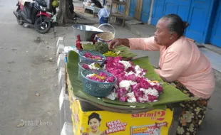 LEBARAN 2013 : Harga Bunga Tabur di Sukoharjo Melambung