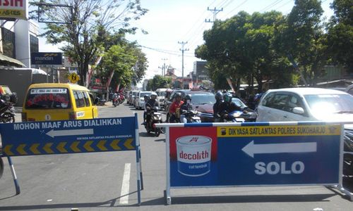 LEBARAN 2013 : Lalin Bulakrejo-Nguter Sukoharjo Tersendat