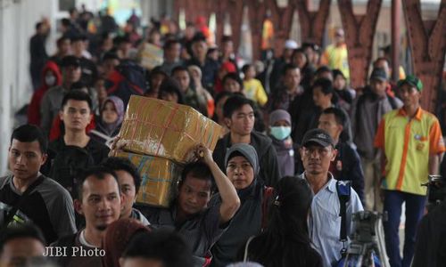 JELANG LEBARAN 2014 : Pemudik Gratis Kemenhub Tiba di Magelang 