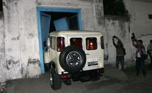 KONFLIK KERATON SOLO : Digunakan Dobrak Pintu Sasana Putra, Polisi Sita Mobil Mantan Bupati Wonogiri