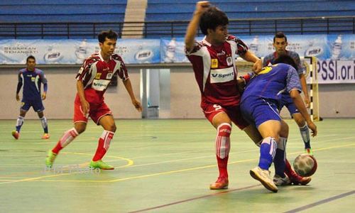 LIGA FUTSAL INDONESIA 2013 : Gilas FKB, Electric Cosmo Puncaki Klasemen