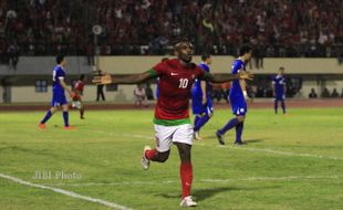 JELANG INDONESIA VS CHINA : Timnas Senior Terpicu Semangat Garuda Muda