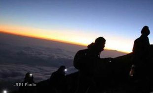 PPKM, Jumlah Pendaki Gunung Lawu di Karanganyar Anjlok