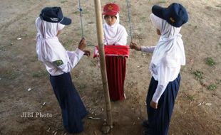 Tahun Ajaran Baru, Lagu Indonesia Raya 3 Stanza Dinyanyikan