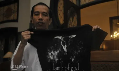 KONSER METALLICA : Kaos Jokowi Dikirim dari Solo