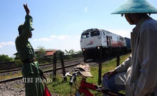 LINTASAN TANPA PALANG PINTU