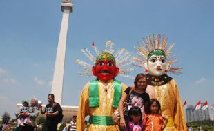  LIBURAN DI MONAS