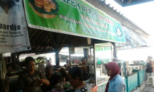 WISATA LEBARAN : Ayo Belanja Makanan Kraton di Pasar Ngasem