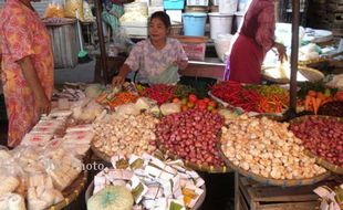 HARGA KEBUTUHAN POKOK : Harga Sembako dan Bumbu di Kota Madiun Stabil Tinggi