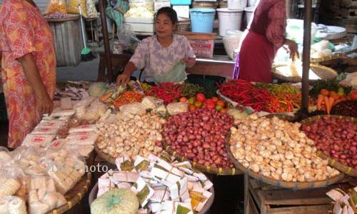 HARGA KOMODITAS : BI: Ramadan Pengaruhi Kenaikan Harga Komoditas