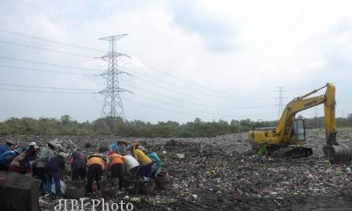 SAMPAH MEDIS : Awas, Jarum Suntik dan Alat Kesehatan Bekas Dibuang di TPA Mojorejo