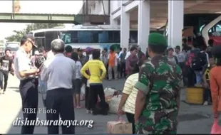 MUDIK LEBARAN 2013 : 4.000 Penumpang Bus Masuk Surabaya Tiap Jam