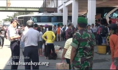 MUDIK LEBARAN 2013 : 4.000 Penumpang Bus Masuk Surabaya Tiap Jam