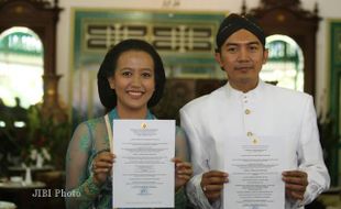 ROYAL WEDDING NGAYOGYAKARTA : Notonegoro : Kuliah Dulu, Tunda Momongan