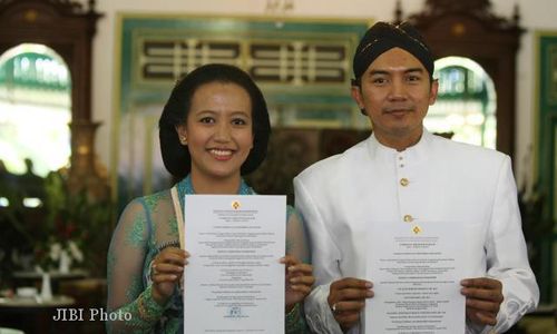 ROYAL WEDDING NGAYOGYAKARTA : Notonegoro : Kuliah Dulu, Tunda Momongan