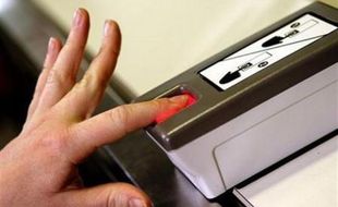 DISIPLIN PNS SOLO : Mulai Maret 2016, PNS di Kelurahan/Kecamatan Wajib Presensi di Fingerprint