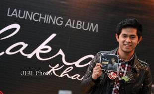 ALBUM PERDANA CAKRA KHAN