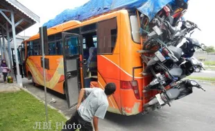 ANGKUT MOTOR DENGAN BUS