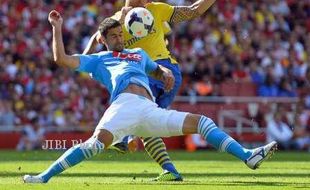 EMIRATES CUP 2013 : Imbang 2-2, Napoli Batal Pecundangi Arsenal