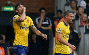 FULHAM	1-3	ARSENAL : Wenger : Kami Bermain Seperti Tim Sejati 